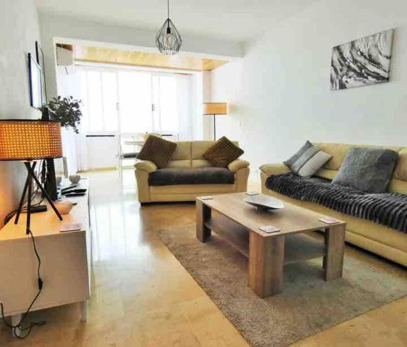 Lovely 2 Bedroom Apartment 2Nd Line To Beach アルビール エクステリア 写真