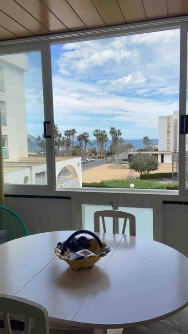 Lovely 2 Bedroom Apartment 2Nd Line To Beach アルビール エクステリア 写真