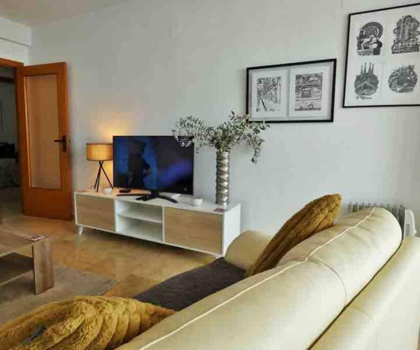 Lovely 2 Bedroom Apartment 2Nd Line To Beach アルビール エクステリア 写真
